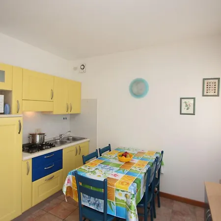 Coastal With Shared Pool ביביונה